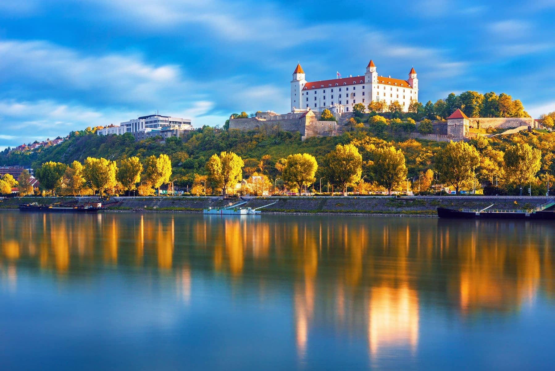 Bratislavský hrad a Dunaj